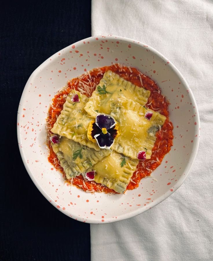 ravioli di borragine al pomodoro